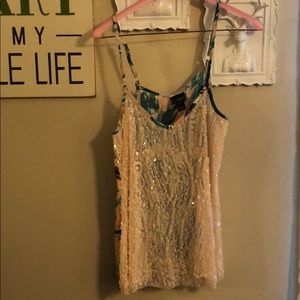 Spaghettis strap sequin tank top.